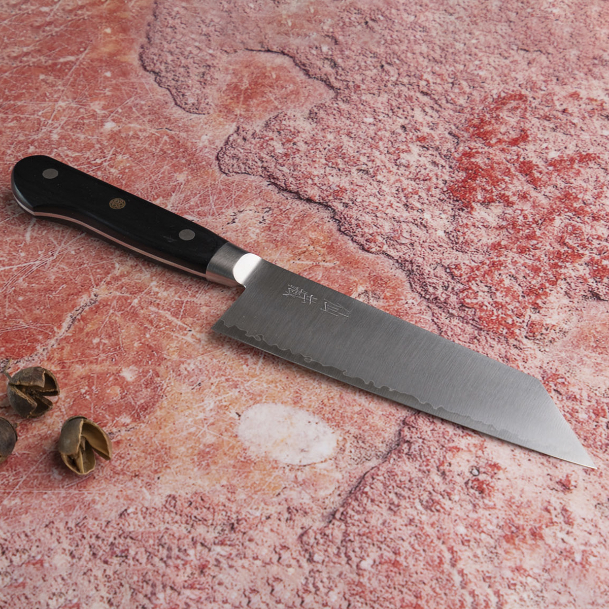 Нож кухонный Сантоку Bunka SUNCRAFT Professional 165 мм Порошковая сталь - Super Gold №2 (SG-2), 3 слоя, закалка 63-64HRC, рукоять - Pakka Wood. Ручная работа — изображение 2