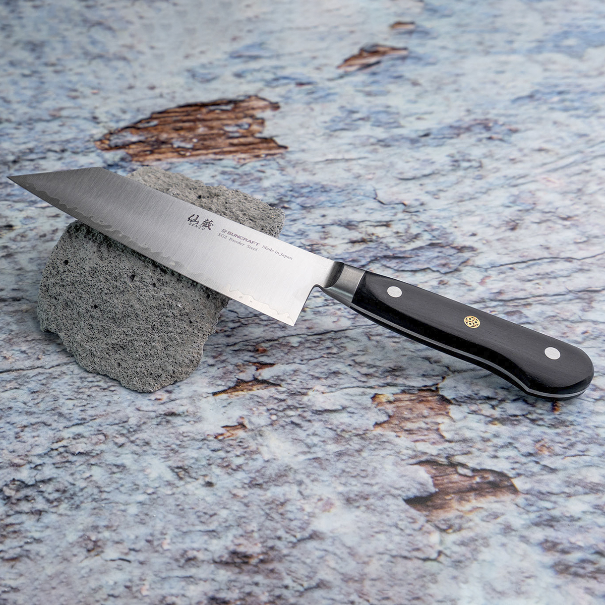 Нож кухонный Сантоку Bunka SUNCRAFT Professional 165 мм Порошковая сталь - Super Gold №2 (SG-2), 3 слоя, закалка 63-64HRC, рукоять - Pakka Wood. Ручная работа — изображение 4