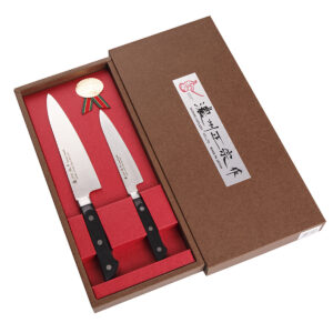 Подарочный набор Satake Stainless Bolster из 2 ножей (803-625,803-663) в картонной подарочной коробке. Рукоять из усиленого, антибактериального ABS пластика, можно мыть в посудомое